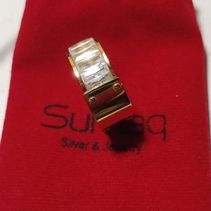 Costume diamond ring